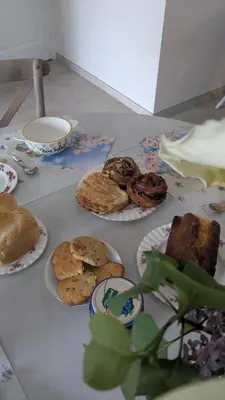 Nourriture dans le séjour chez l'habitant ou à proximité