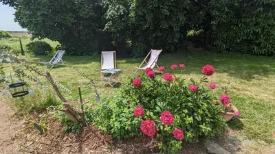 Jardin de l'établissement Chambre dans un cadre bucolique avec petit-déjeuner
