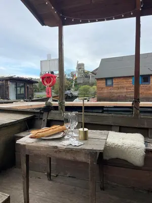 Balcon ou terrasse dans l'établissement Bateau traditionnel de Loire face au château d'Angers
