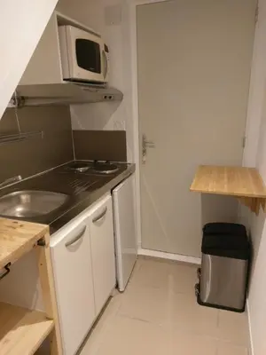 Cuisine ou kitchenette dans l'établissement Cholet Camp de base pour visiter la Région 25 minPuyduFou, parcoriental, châteaux de la Loire, Nantes
