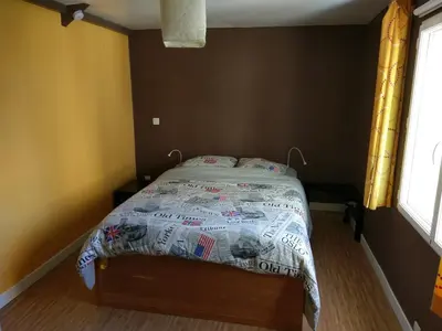 Un ou plusieurs lits dans un hébergement de l'établissement Cholet Camp de base pour visiter la Région 25 minPuyduFou, parcoriental, châteaux de la Loire, Nantes