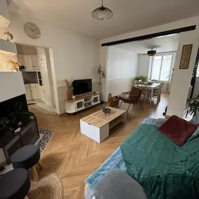Maison lumineuse et chaleureuse