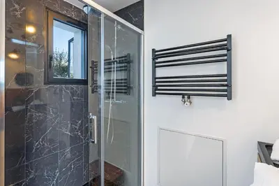 Salle de bains dans l'établissement La Basse Ménantie - Haut de gamme & Spacieuse