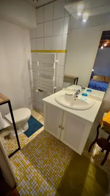Salle de bains dans l'établissement Le Moulin de Bel Air