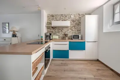 Cuisine ou kitchenette dans l'établissement Proche du port & plages - Terrasse - Maison pour 5