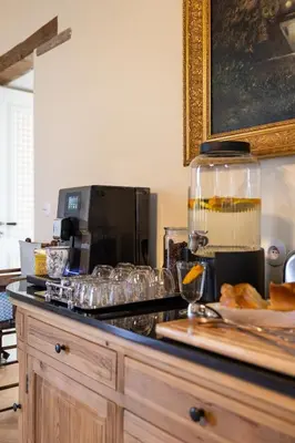 Cuisine ou kitchenette dans l'établissement Le Domaine de la Haye Chambres d'Hôtes