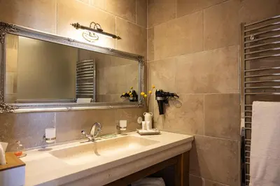Salle de bains dans l'établissement Le Domaine de la Haye Chambres d'Hôtes