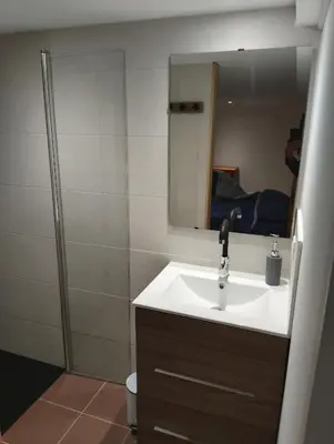 Salle de bains dans l'établissement Annexe du 18