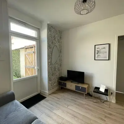 Charmant T2 avec cour extérieure