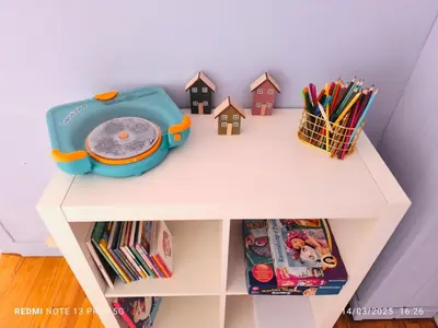 Bibliothèque dans la maison de vacances