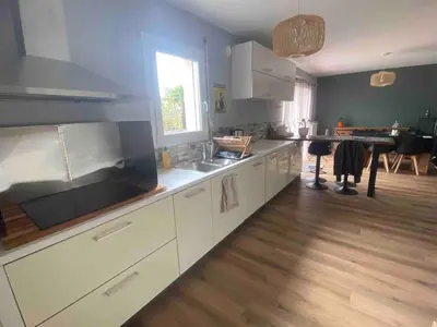Cuisine ou kitchenette dans l'établissement House for your vacation or your colleagues