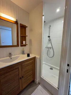 Salle de bains dans l'établissement L'Échappée - Wi-Fi, TV, Ultra Central, Cozy