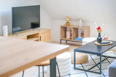 Télévision ou salle de divertissement dans l'établissement Très bel appartement lumineux et au calme - 2 personnes