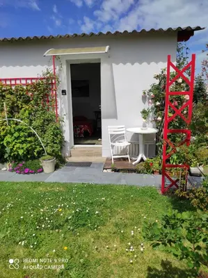 Jardin de l'établissement Maisonnette STUDIO Independent