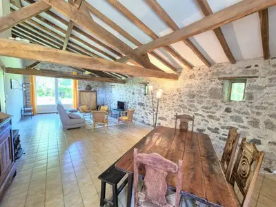 Cuisine ou kitchenette dans l'établissement Le Cellier gîte nature 6 pers les Herbiers