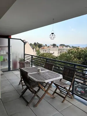 Balcon ou terrasse dans l'établissement 2 pièces lumineux, terrasse exposée sud, proche mer