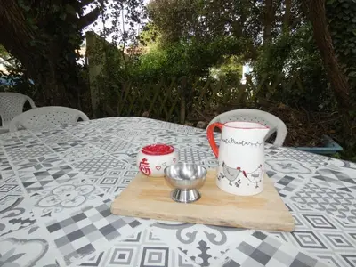 Plateau bouilloire dans l'établissement Maison Vendéenne 3 Ch, Prop. Animaux, Proche Plage - FR-1-540-323