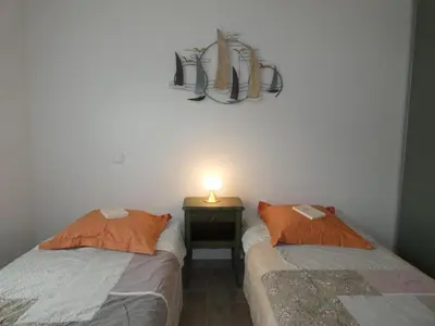Un ou plusieurs lits dans un hébergement de l'établissement Maison Vendéenne 3 Ch, Prop. Animaux, Proche Plage - FR-1-540-323