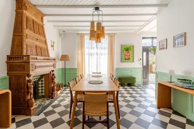 Coin salon dans l'établissement Maison Bois Roux Charme & confort à 200m de la mer