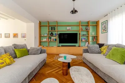 Coin salon dans l'établissement Maison Bois Roux Charme & confort à 200m de la mer