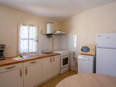 Cuisine ou kitchenette dans l'établissement Holiday Home Les Gobions by Interhome