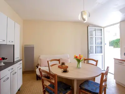 Cuisine ou kitchenette dans l'établissement Holiday Home Les Gobions by Interhome