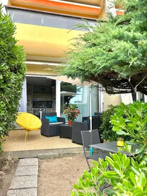 Jardin de l'établissement Studio cosy à 1mn de la mer, jardin et parking privé