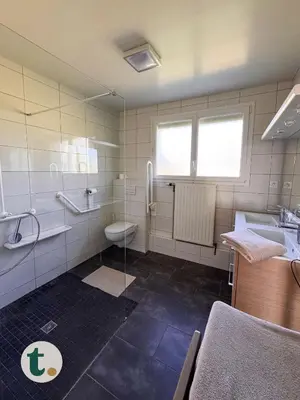 Salle de bains dans l'établissement Tranquiloue - Maison de Campagne - PuyduFou