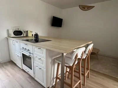 Cuisine ou kitchenette dans l'établissement La Millière - Piscine & Campagne - D'Elbée