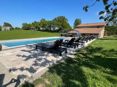 Piscine de l'établissement La Millière - Piscine & Campagne - D'Elbée ou située à proximité