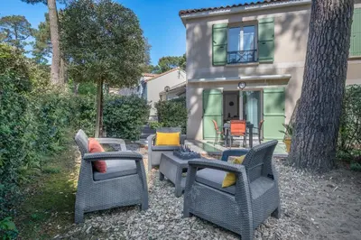 Coin salon dans l'établissement Maison pour 4 avec terrasse - proche du centre