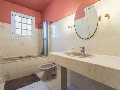 Salle de bains dans l'établissement Maison indépendante à Pornic, proche vieux port et plage - FR-1-306-1307