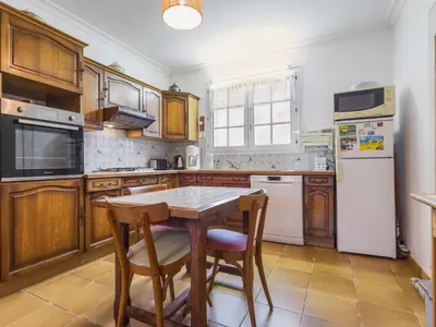 Cuisine ou kitchenette dans l'établissement Maison indépendante à Pornic, proche vieux port et plage - FR-1-306-1307