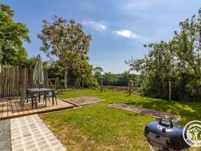 Jardin de l'établissement Gîte moderne avec jardin clos et animaux admis près de Nantes et Angers - FR-1-622-108