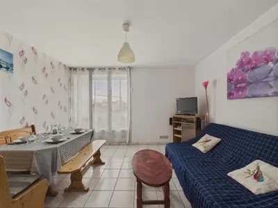 Télévision ou salle de divertissement dans l'établissement Appart pour 4 adultes et 2 enfants, 500m de la mer