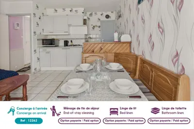 Cuisine ou kitchenette dans l'établissement Appart pour 4 adultes et 2 enfants, 500m de la mer