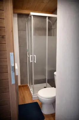 Salle de bains dans l'établissement Le Moulin Neuf, logements atypiques dans le Pays d'Ancenis