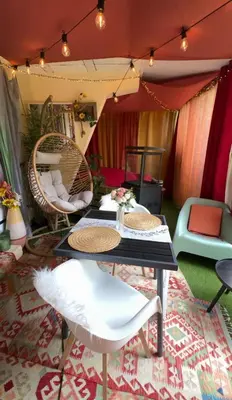 Coin salon dans l'établissement LAmOuR