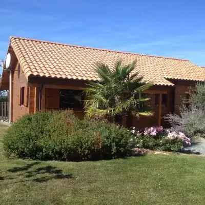 Charmante maison en bois pour 5 personnes avec terrasse et jardin - FR-1-426-580