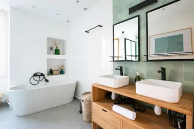 Salle de bains dans l'établissement Maison Jardin - Centre Angers