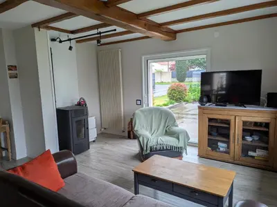 Télévision ou salle de divertissement dans l'établissement Maison Gîte adapté Handicapé et PMR