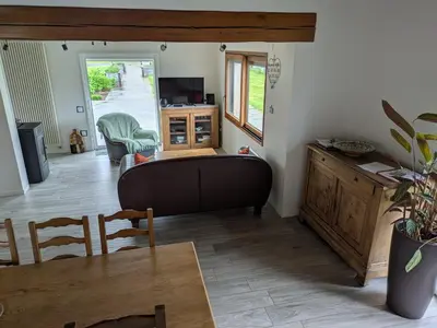 Télévision ou salle de divertissement dans l'établissement Maison Gîte adapté Handicapé et PMR