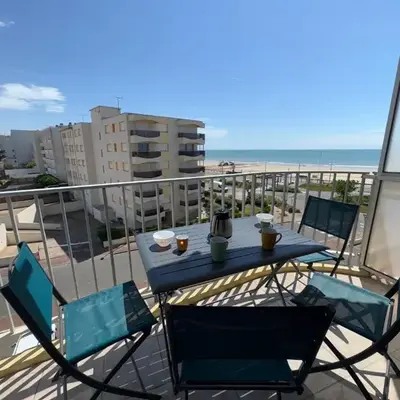 Appartement rénové à 50m de la mer pour 6 pers. - FR-1-323-579