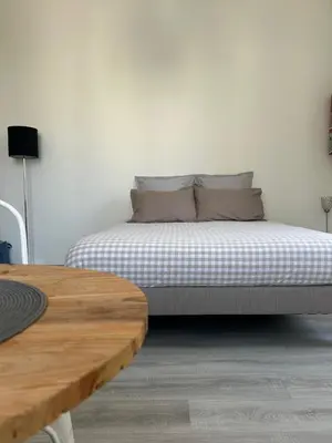 Un ou plusieurs lits dans un hébergement de l'établissement Studio élégant, central, pour 2 personnes