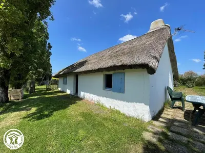 Jardin de l'établissement Charmante chaumière traditionnelle dans le Marais breton - FR-1-426-584