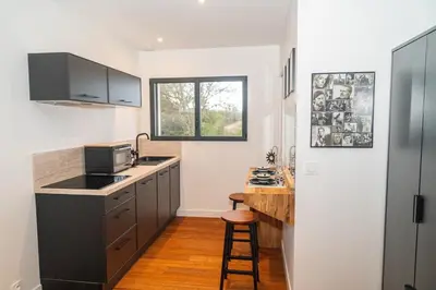 Cuisine ou kitchenette dans l'établissement Projecteur sur ma bulle - Studio Projection privée