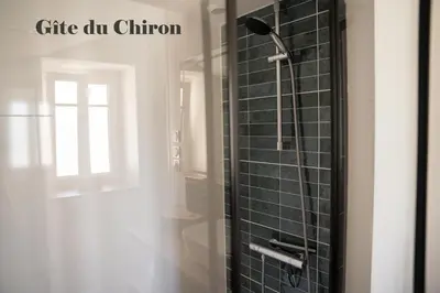 Salle de bains dans l'établissement Maison de la Rochejaquelein