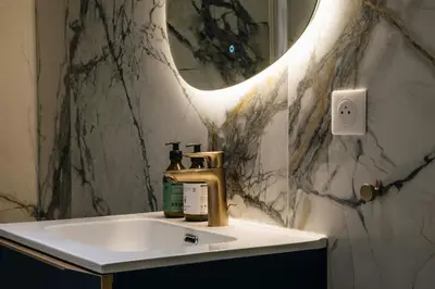 Salle de bains dans l'établissement Les Gites de Princé
