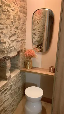 Salle de bains dans l'établissement Gîte de charme avec piscine dans un environnement bucolique