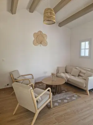 Coin salon dans l'établissement Maison familiale à Barbâtre face à la dune, 3 chb, 2 SDB, 8 personnes